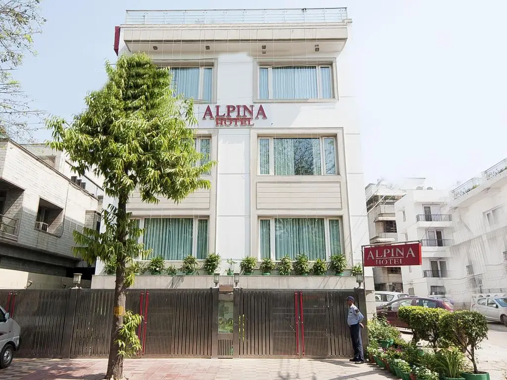 Alpina Hotels & Suites — фото 1
