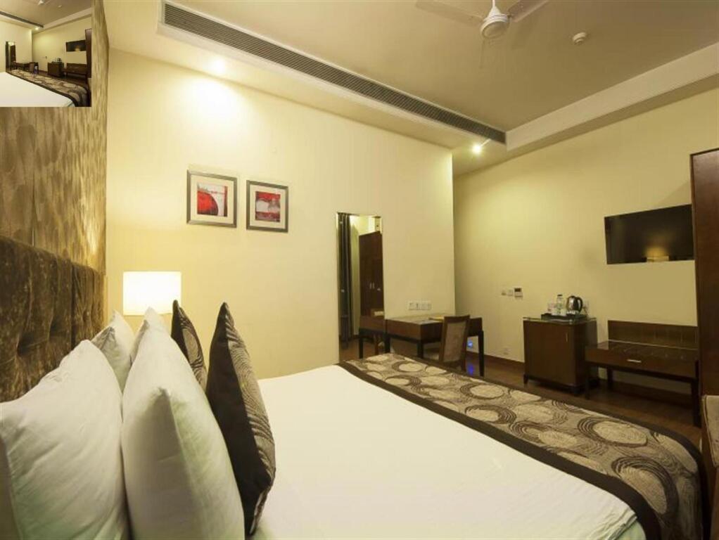 Нью-Дели: Alpina Hotels & Suites