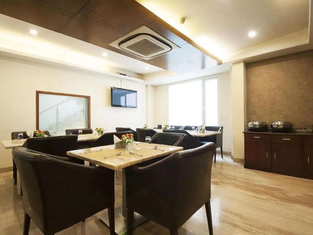 Нью-Дели: Alpina Hotels & Suites