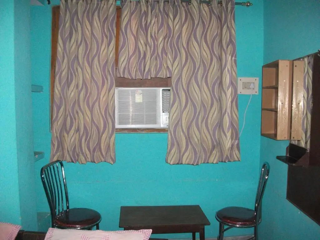 Варанаси: Shree Hare Rama Hare Krishna Hotel