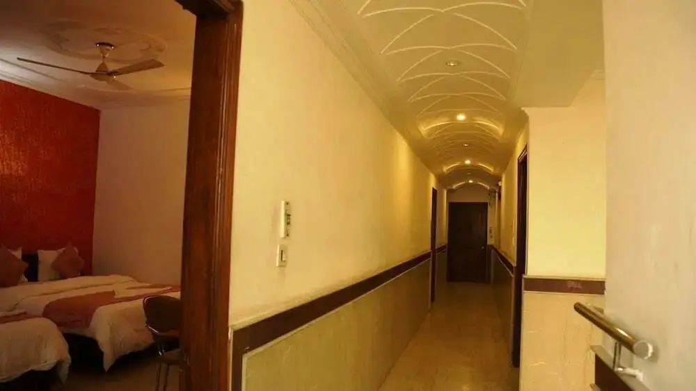 Нью-Дели: Hotel Shalimar