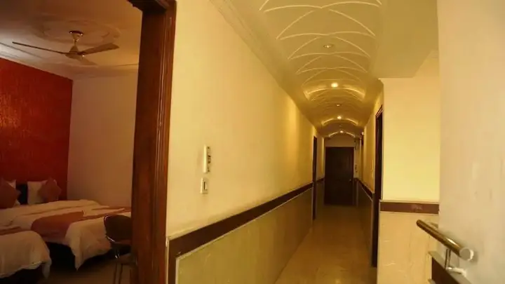 Нью-Дели: Hotel Shalimar