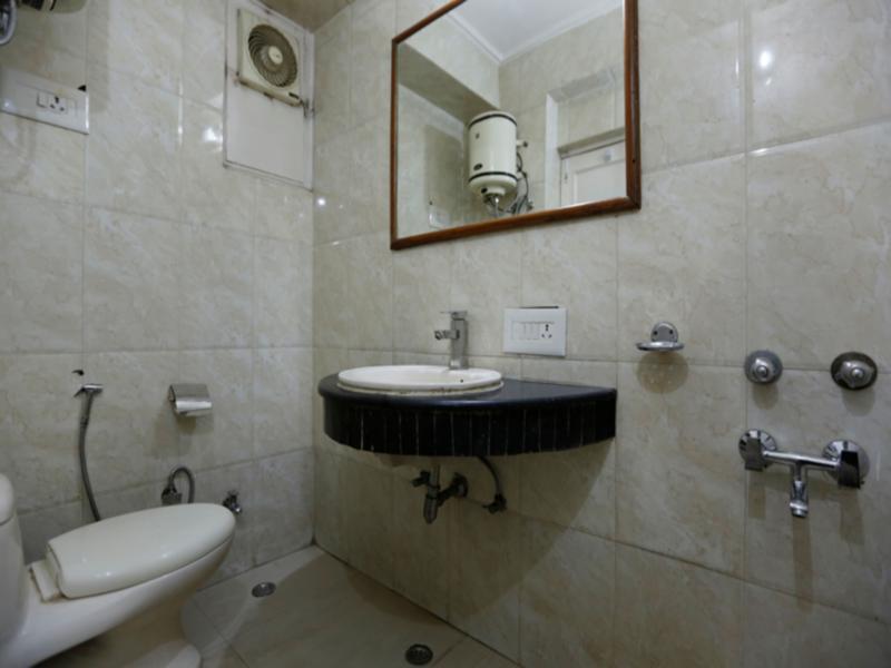 Нью-Дели: OYO 16102 Le Heritage