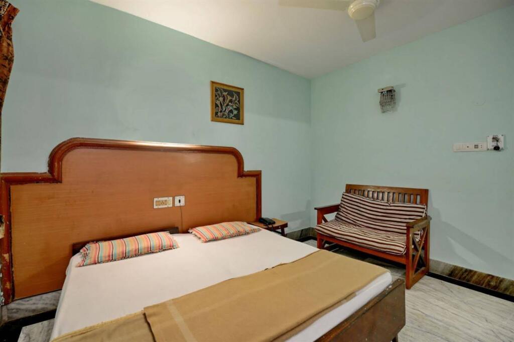 Бхубанешвар: Hotel Janpath