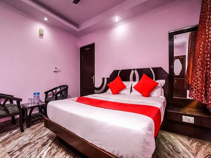 Нью-Дели: Oyo 18997 Hotel Km International