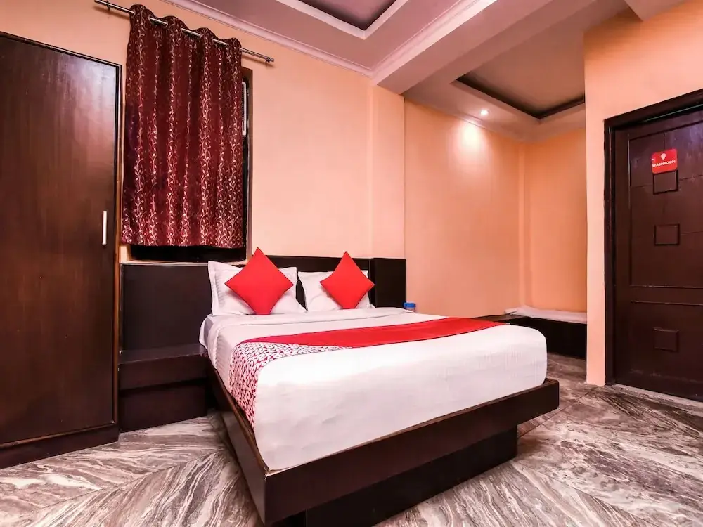 Нью-Дели: Oyo 18997 Hotel Km International