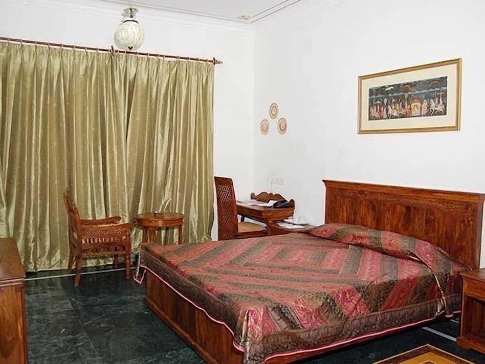 Навалгарх: Sara Vilas Hotel
