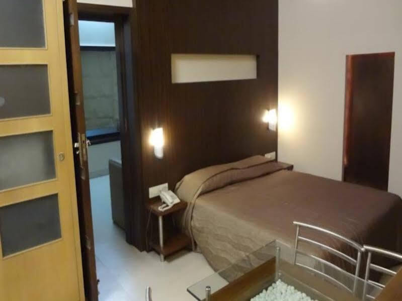 Мумбаи: Rama Krishna Executive Apartment