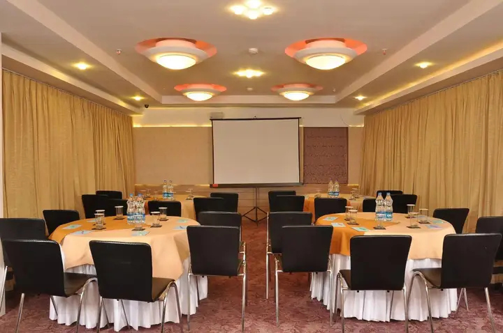 Колката: Hotel Niharika