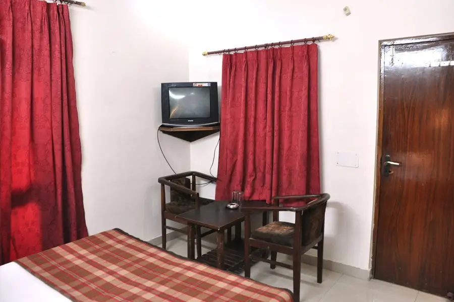 Hotel Sanjay — фото 1