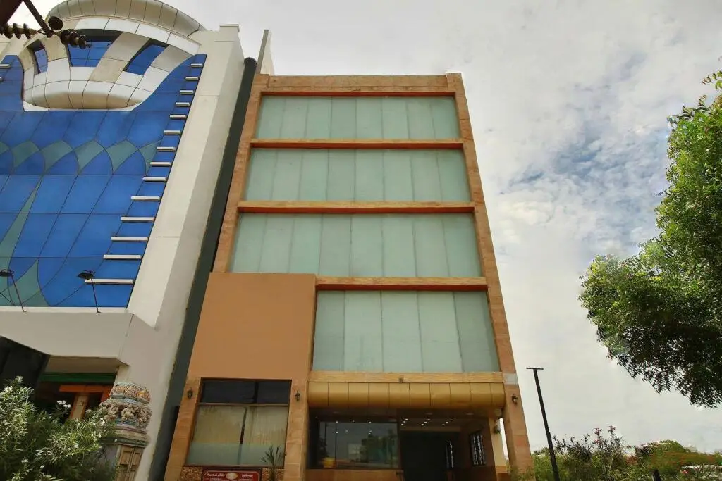 Hotel Shreenithi — фото 1