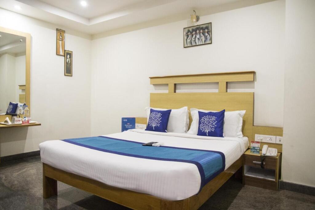 Тирупати: Hotel SLV Grand