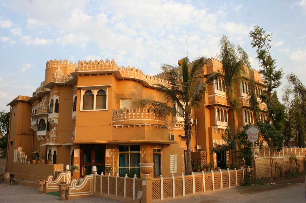 Hotel Pratap Palace — фото 1