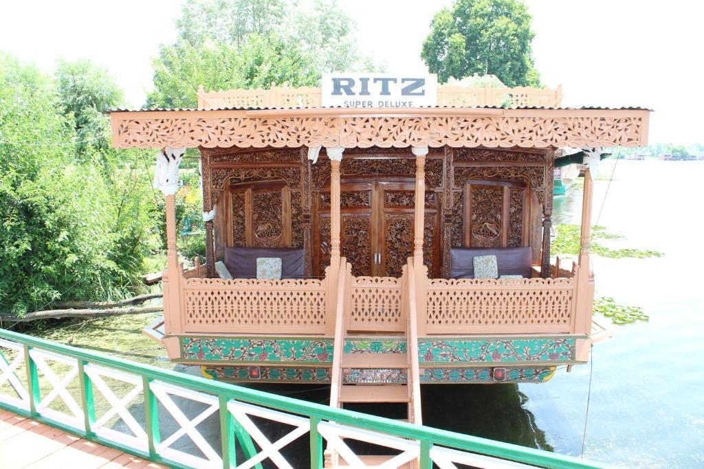 RITZ Houseboats — фото 1