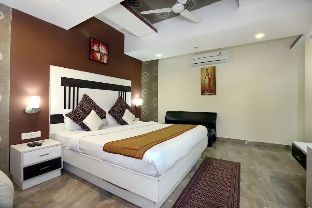 Чандигарх: Hotel Absolute Comfort