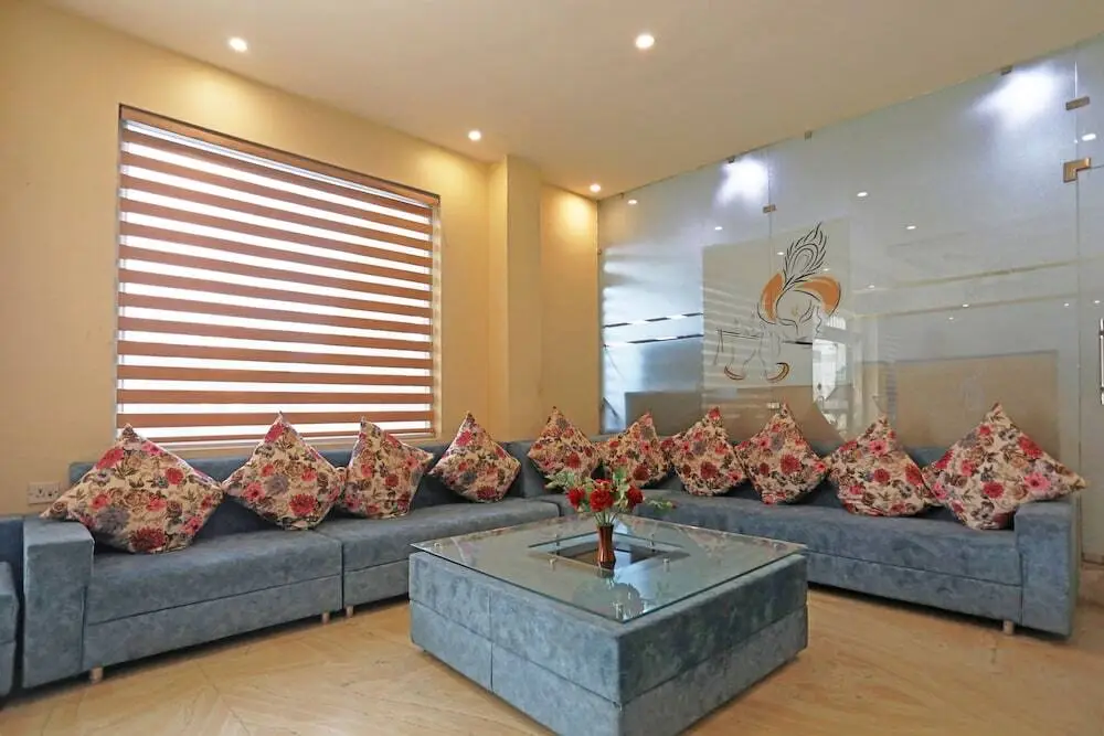 Катра: Jagdish Residency