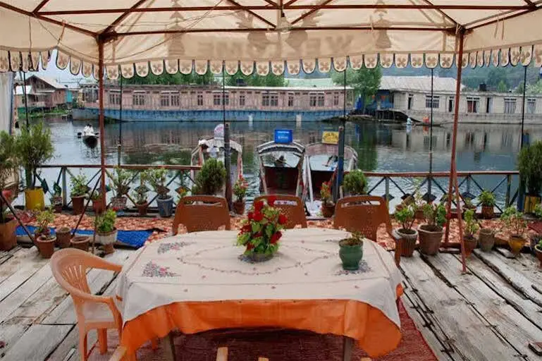 Шринагар: Kohimaran Group Of Houseboats