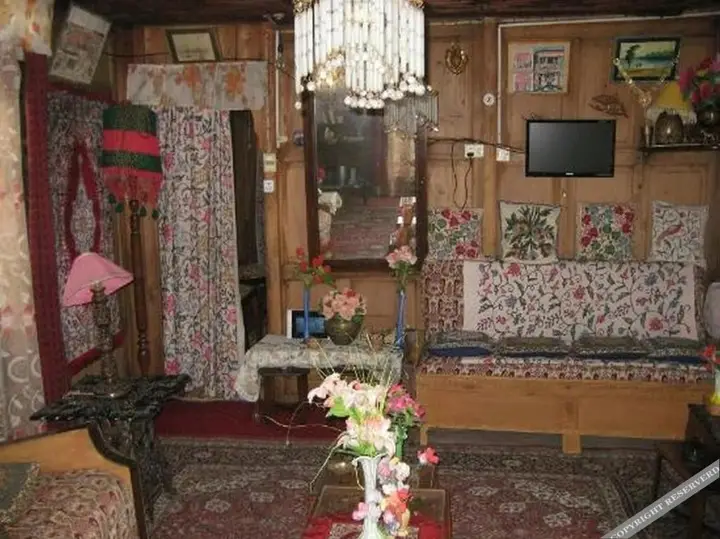 Шринагар: Royal Group Of Houseboats