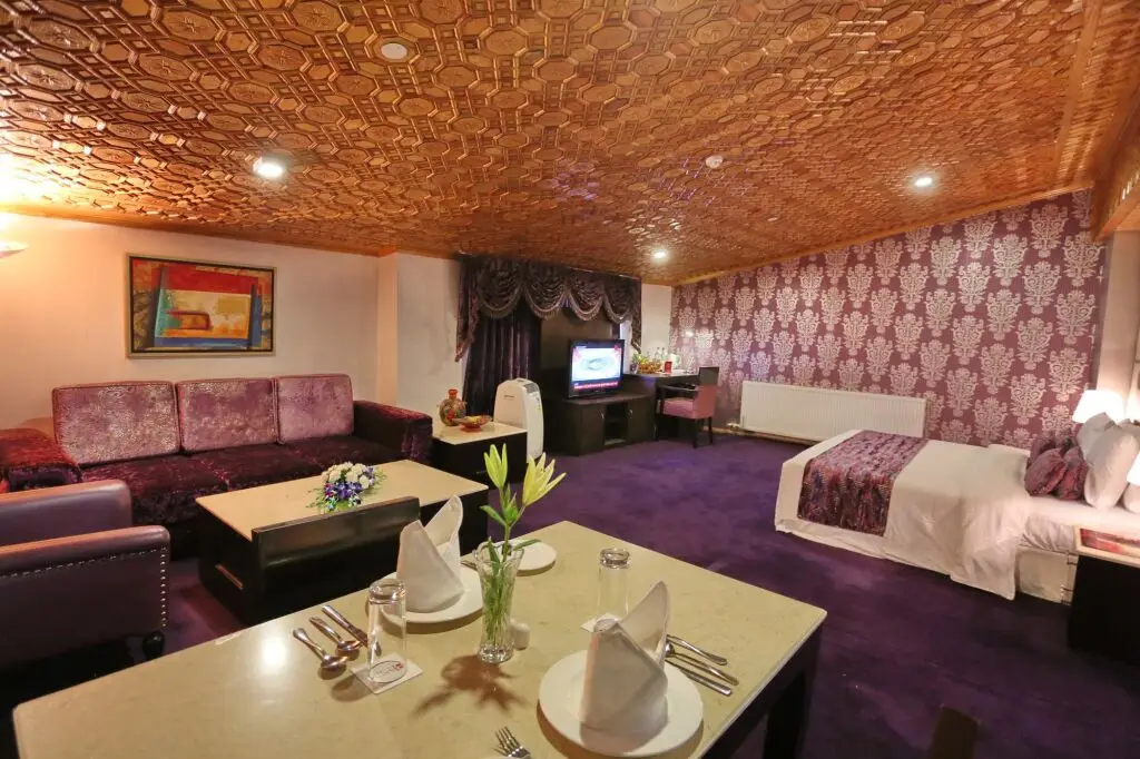 Шринагар: Batra Hotel