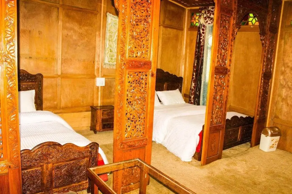 Шринагар: Shabnam Group Of Houseboats