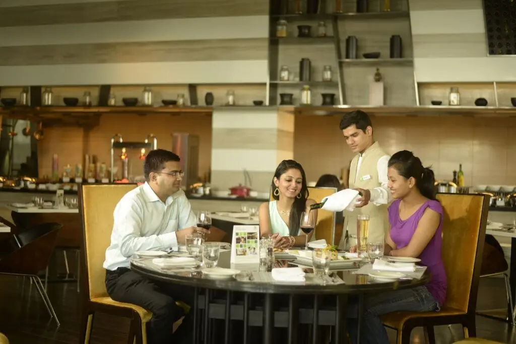 Нью-Дели: Holiday Inn New Delhi Aerocity by IHG
