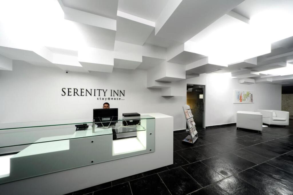 Хидерабад: Serenity Inn La Vista