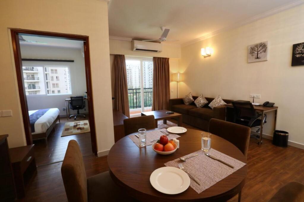 Бангалор: Crest Executive Suites