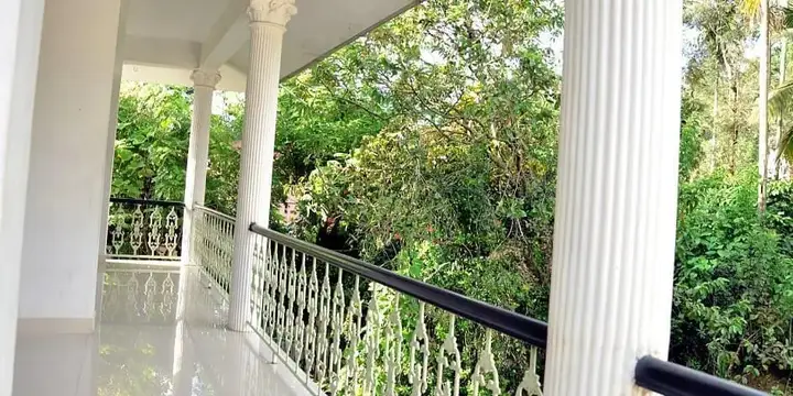Султан-Батери: Green Mount Cottage