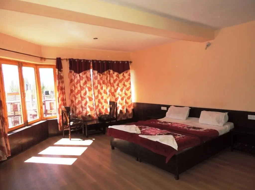 Лех: Kanika Himalayan View