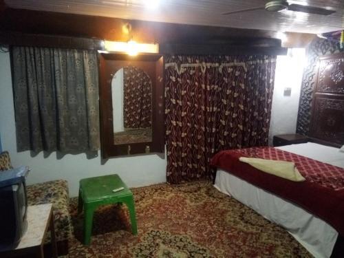 Шринагар: Hotel New Shalimar