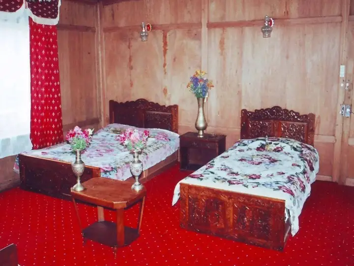 Шринагар: Texas Houseboats