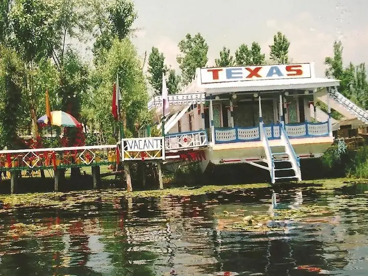 Шринагар: Texas Houseboats
