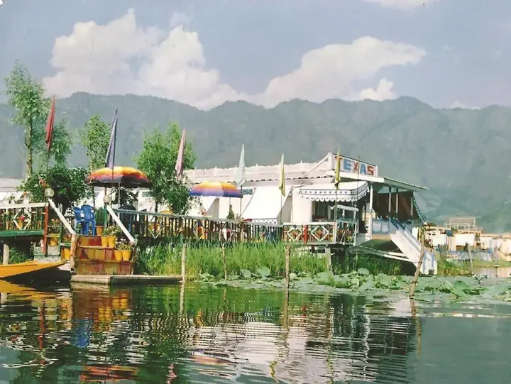 Шринагар: Texas Houseboats