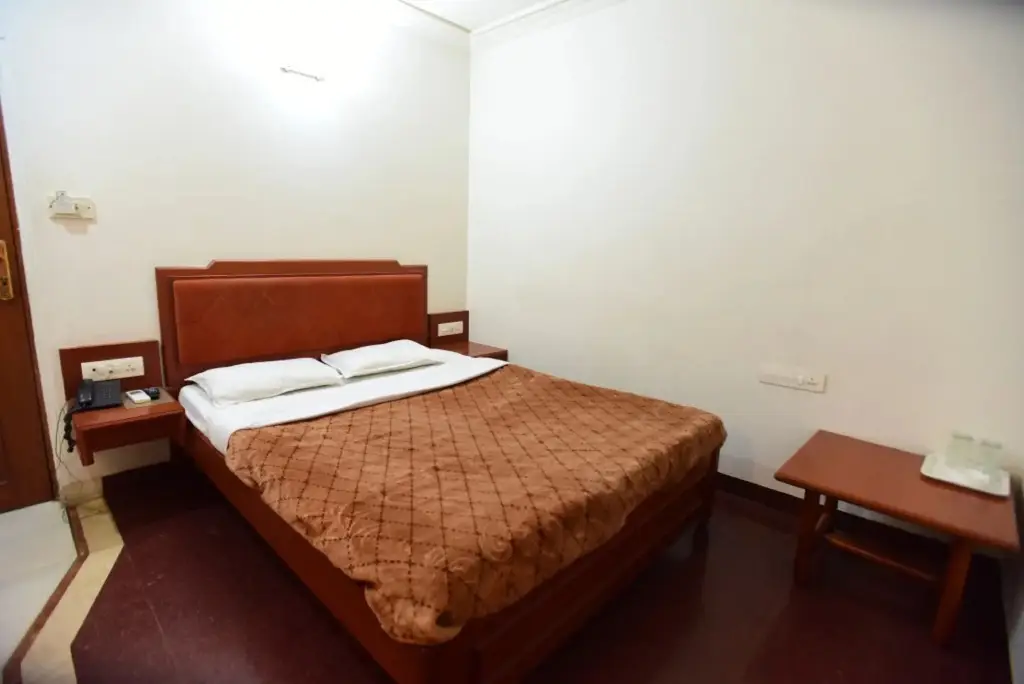Вадодара: Aditi Hotel