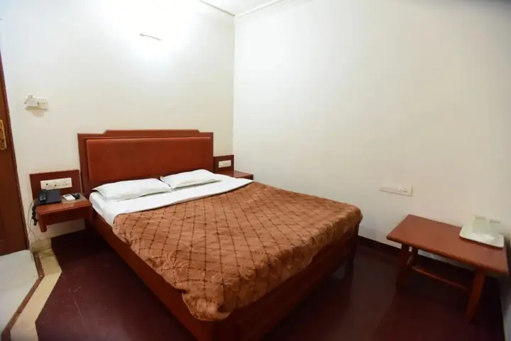 Вадодара: Aditi Hotel