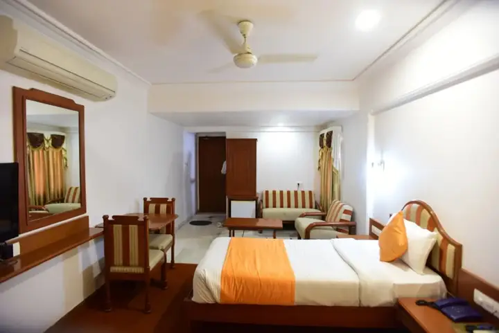 Вадодара: Aditi Hotel