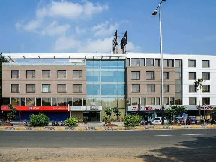 Вадодара: Hotel Tansha Comfort Regency