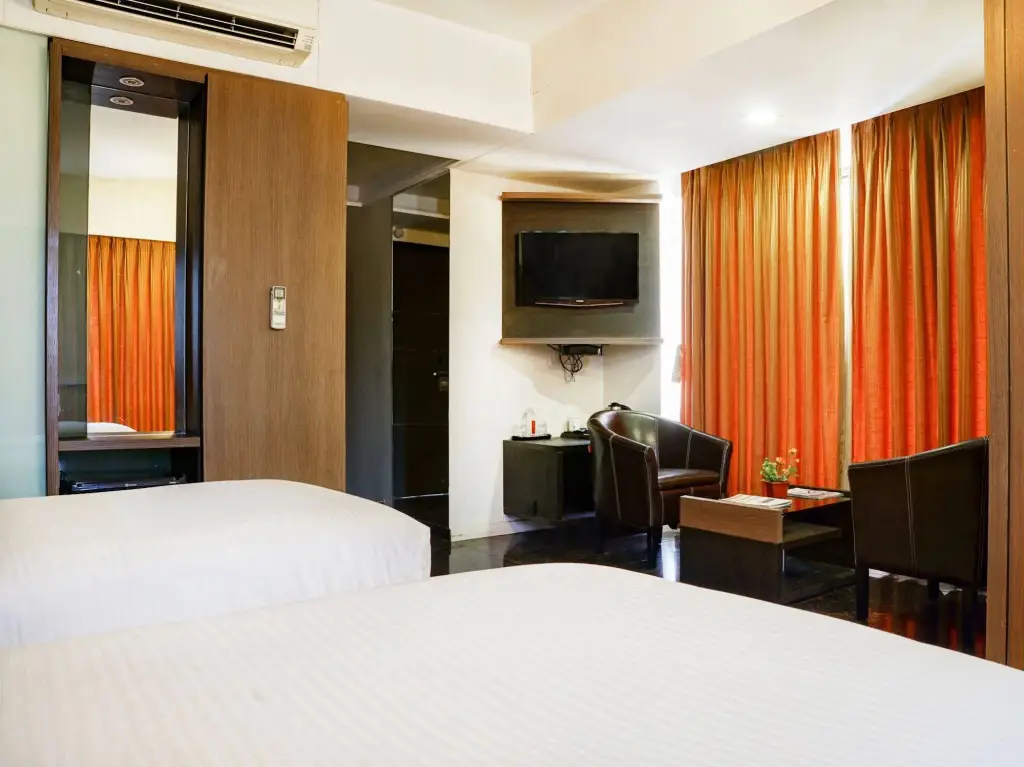 Вадодара: Hotel Tansha Comfort Regency
