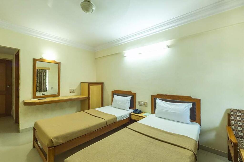 Вадодара: Hotel Hilltop
