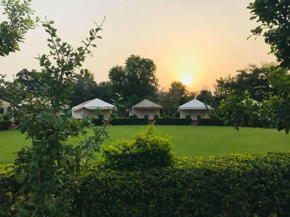 Бунди: Ummaid Bagh Resort