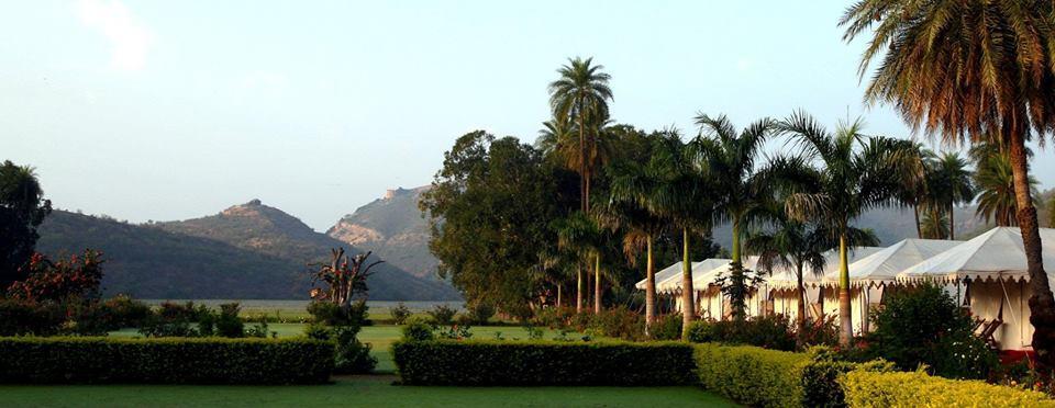 Бунди: Ummaid Bagh Resort