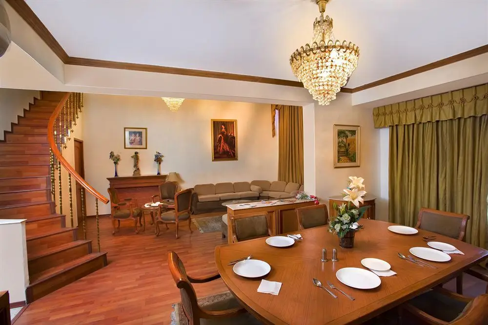 Нью-Дели: The BMK Hotel