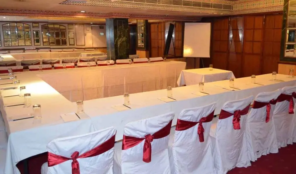 Нью-Дели: Hotel Grand Sartaj