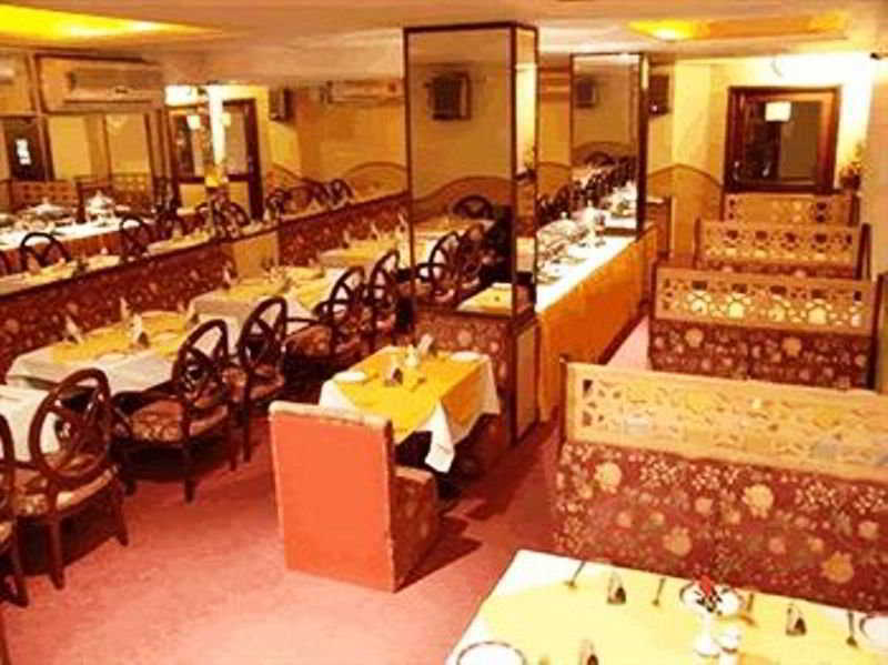 Нью-Дели: Hotel Grand Sartaj