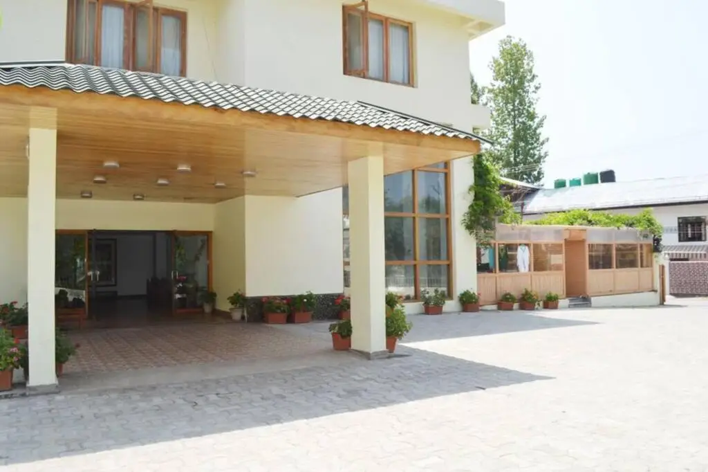 Шринагар: Paradise Gateway Hotel