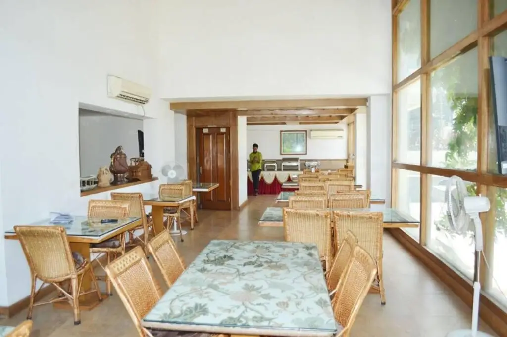 Шринагар: Paradise Gateway Hotel