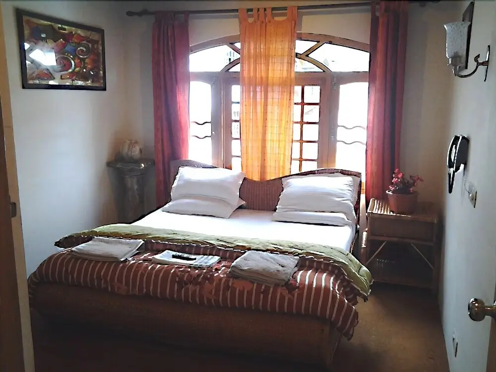 Шринагар: Hotel Ronak Resort