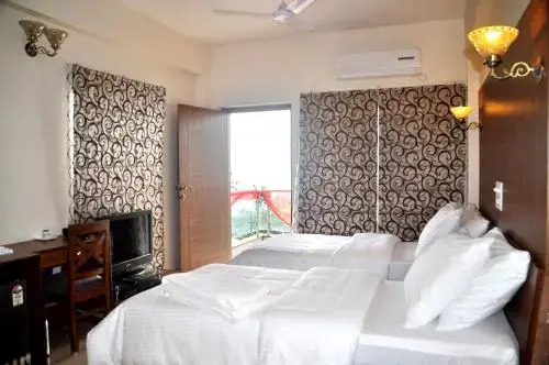 Бхопал: The Bhopal Grande Apartment