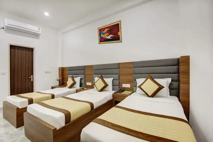 Нью-Дели: Hotel S B Inn
