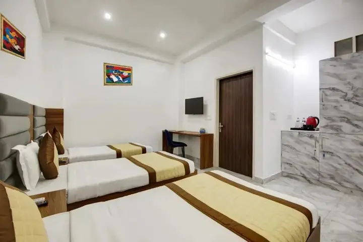 Нью-Дели: Hotel S B Inn